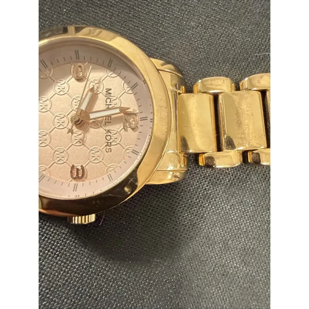 Michael Kors up auction